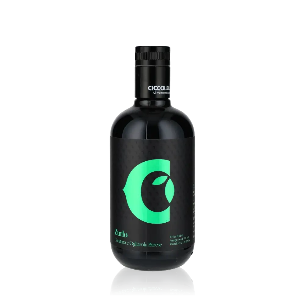 Flasche Ciccolella Olivenöl, schwarze Verpackung, grünes Logo.