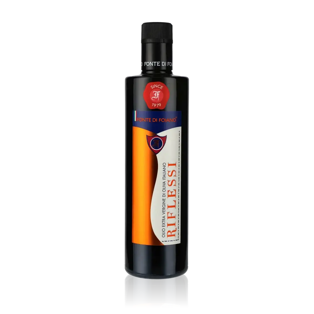 Fonte di Foiano Riflessi Olivenöl Flasche vor schwarzem Hintergrund.