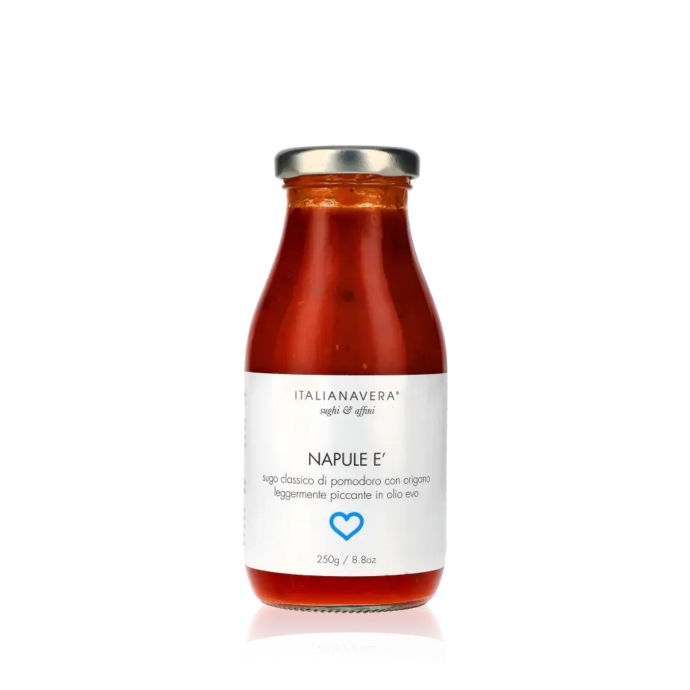 Feinkost-Tomatensauce von Italianavera in Glasflasche.
