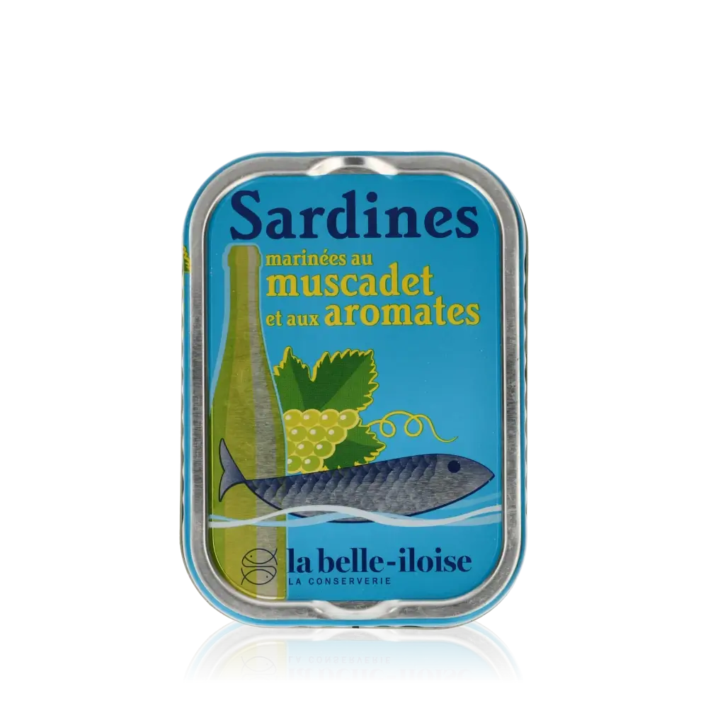 Feinkost: La belle-iloise Sardinen mit Muscadet und Aromaten.