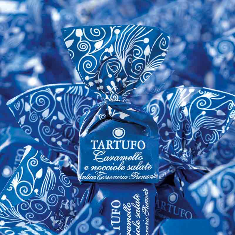 Tartufo Pralinen in blauer Verpackung mit Muster.