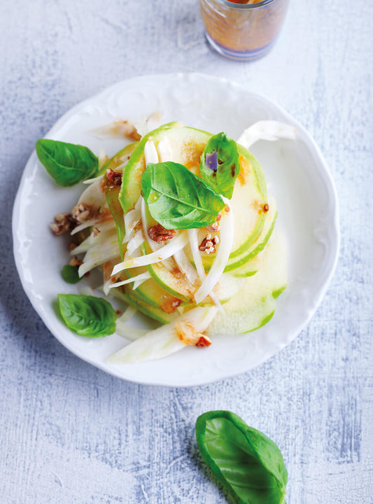 Apfel-Fenchel-Salat mit Himbeer-Dressing