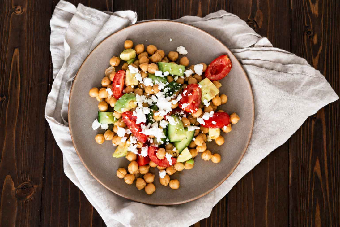 Kichererbsen-Avocado-Salat mit Mango-Curry-Dressing