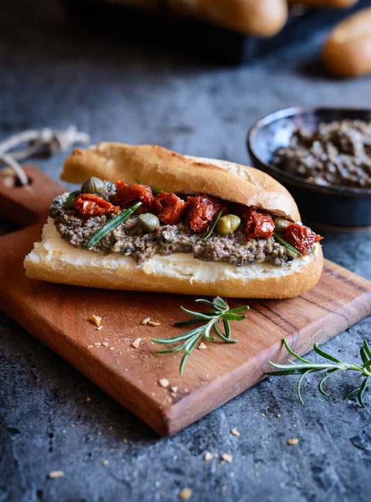 Mediterraner Brotaufstrich