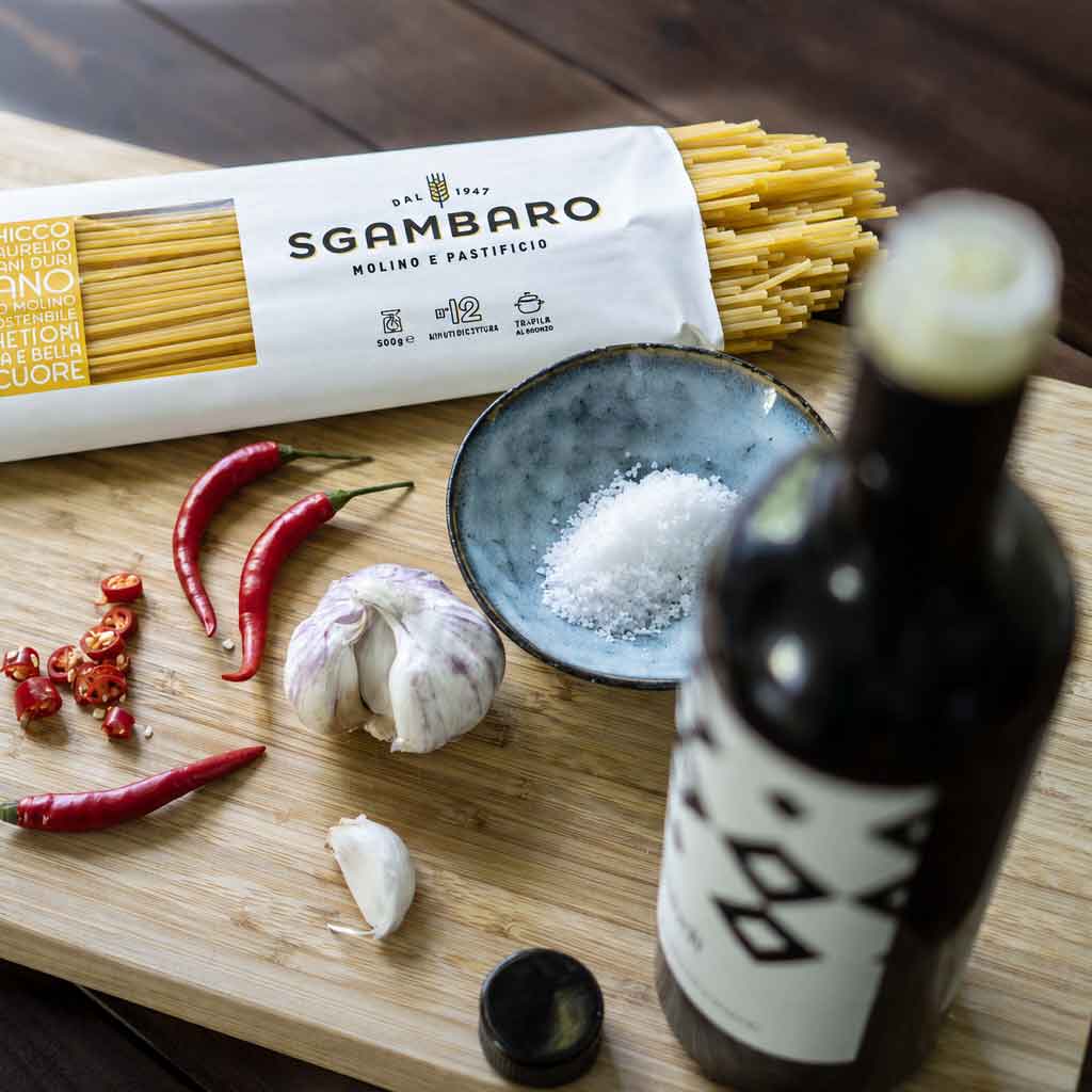 Zutaten für Spaghetti aglio, olio e peperoncino