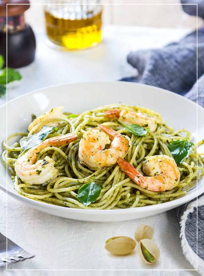 Tagliatelle mit Pistazienpesto und Garnelen