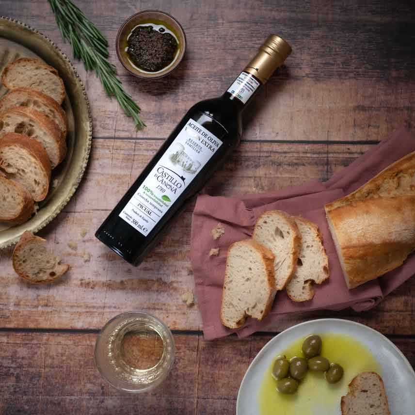 Olivenöl zu Brot