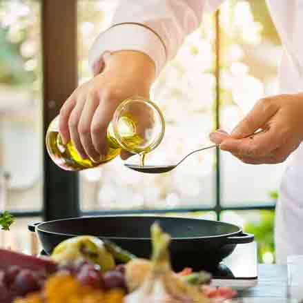 Olivenöl zum Braten: gesund, hitzestabil und lecker